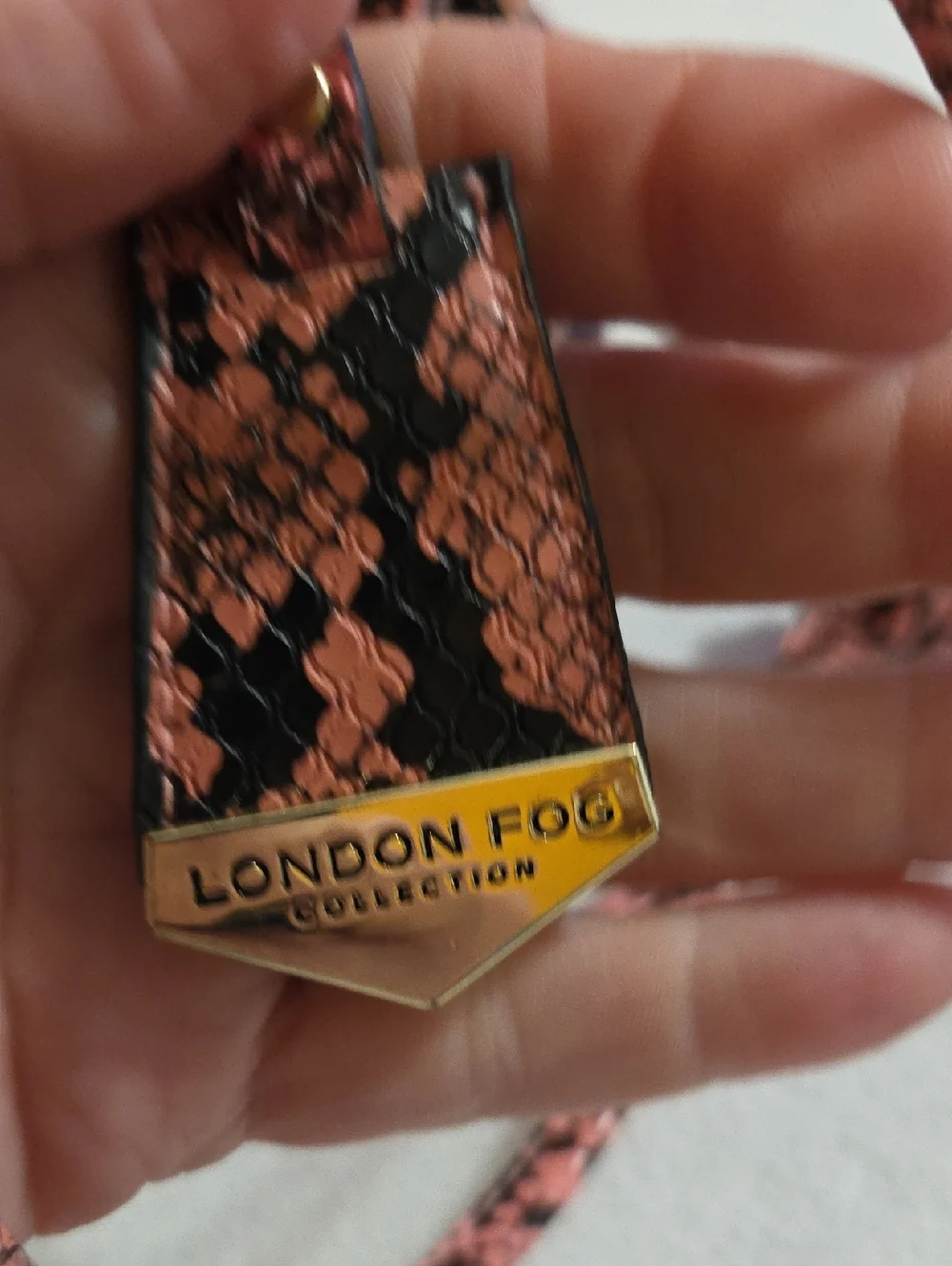 LONDON FOG PURSE - Picture 8 of 8